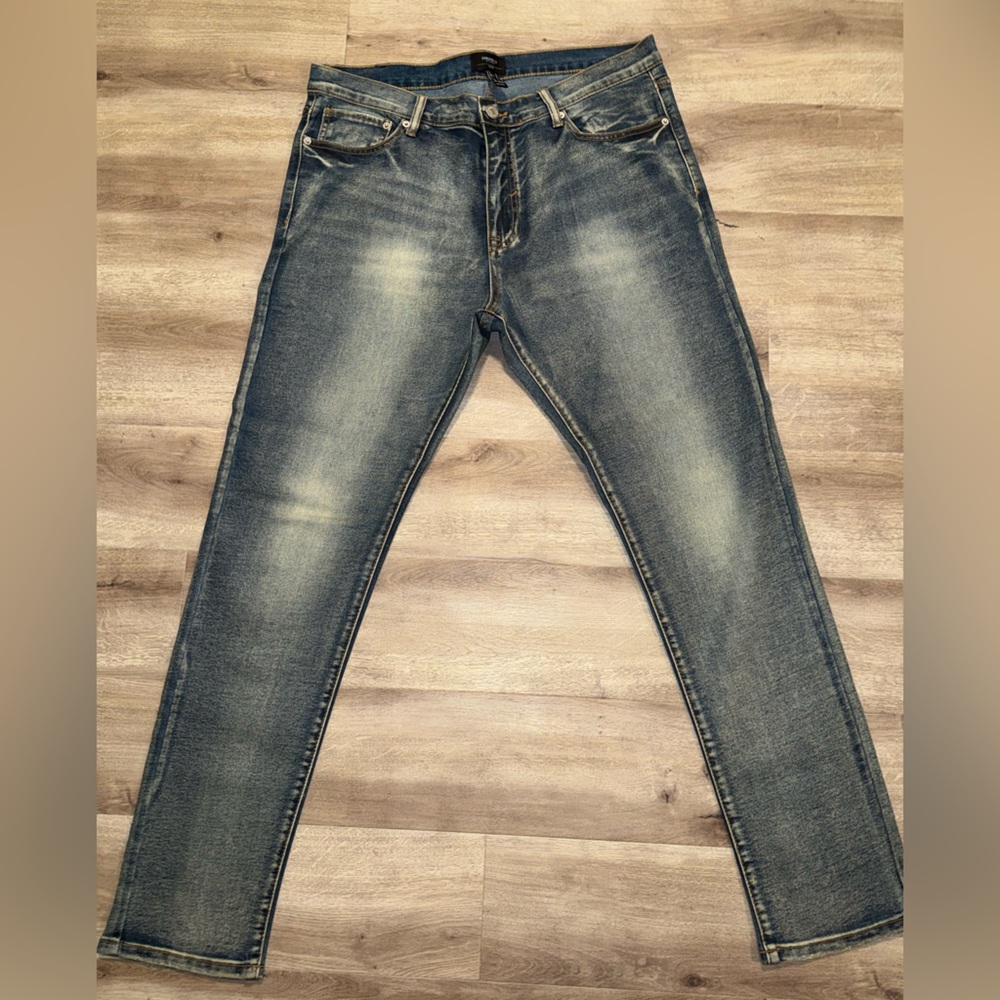 Forever 21 Men's Faded Blue Jeans